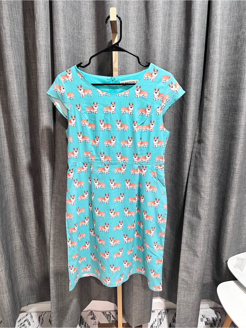 ❤️❤️Corgi Print Aqua Cap Sleeve Midi Dress. NEVER WORN